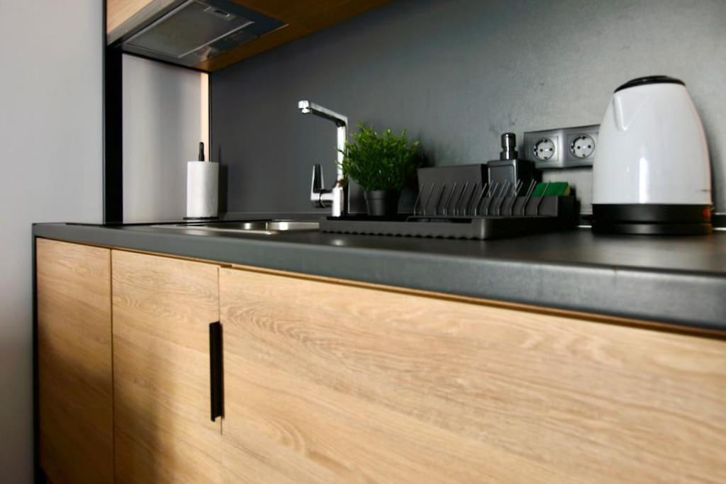 By Hi5- Rottenbiller Apartment *
